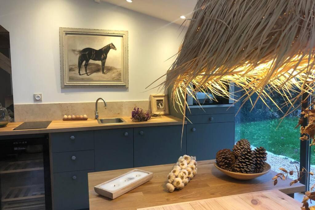 Cottage Normand Avec Sa Grande Piscine Chauffee Toute L Annee Sur Parc Arbore Et Clos En Plein Coeur De La Campagne Adapte Aux Kids Et Dog Friendly Saint-Antonin-de-Sommaire المظهر الخارجي الصورة