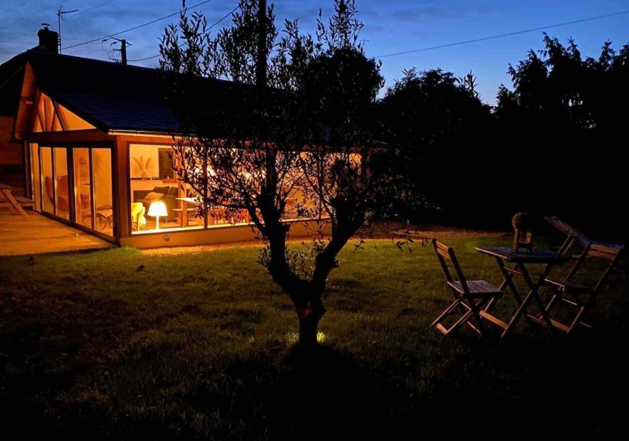 Cottage Normand Avec Sa Grande Piscine Chauffee Toute L Annee Sur Parc Arbore Et Clos En Plein Coeur De La Campagne Adapte Aux Kids Et Dog Friendly Saint-Antonin-de-Sommaire المظهر الخارجي الصورة